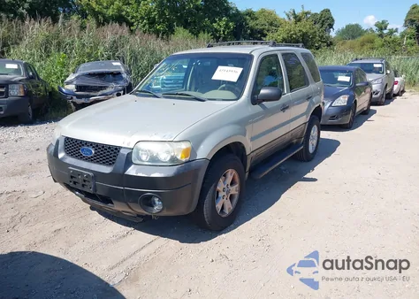 2005 Ford Escape Xlt z USA, uszkodzony, nr VIN 1FMYU03155KA42232